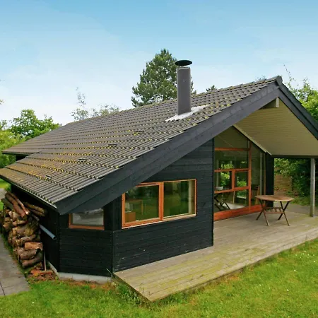 Three-bedroom Holiday In