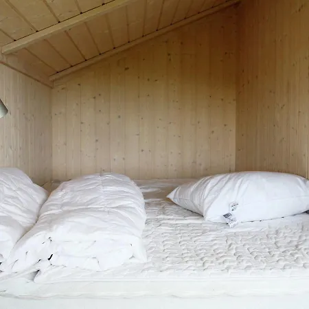 Three-bedroom Holiday In 沃尔丁堡